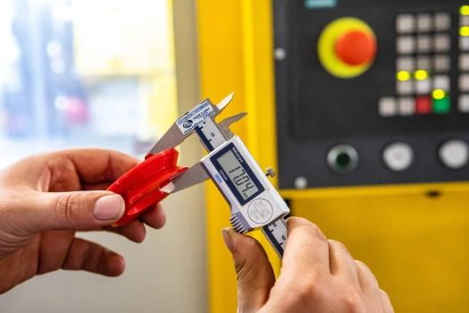 manuální kontrola hydraulického těsnění